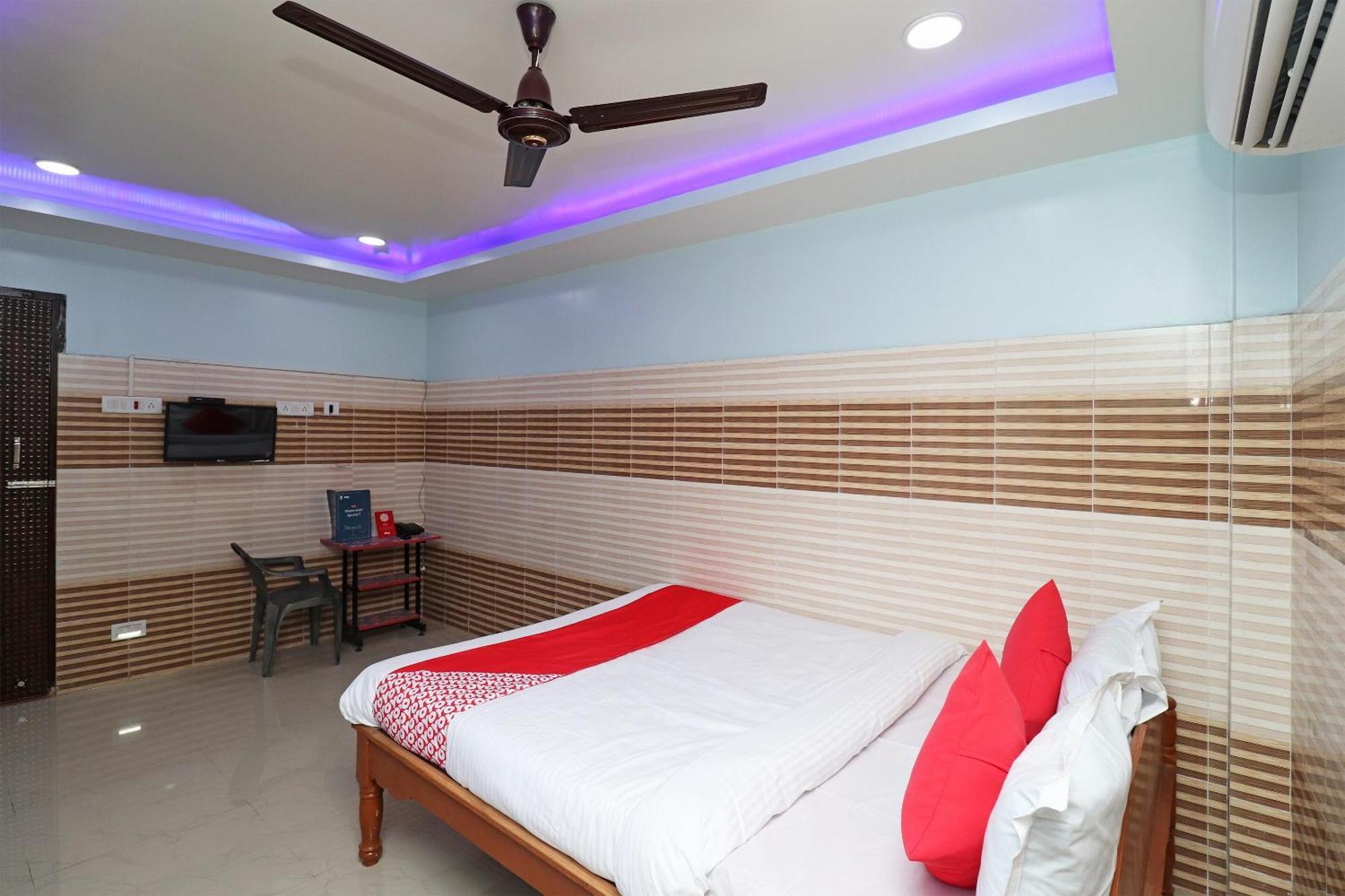 Flagship Gayatri 3*